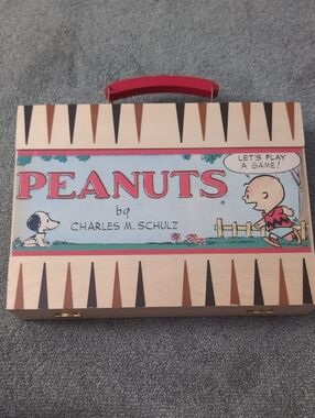 Rare Hallmark PEANUTS Backgammon Worldwide Playing Set